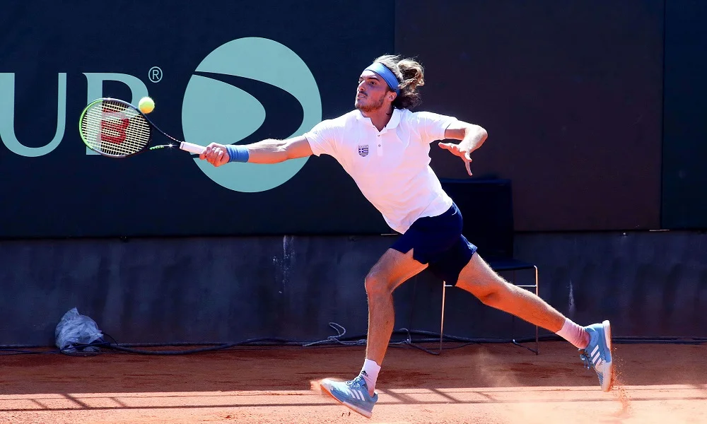 Davis Cup: «Καθάρισε» ο Τσιτσιπάς, παρών ο Μητσοτάκης
