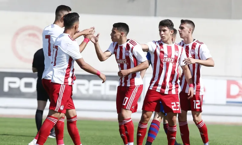 Ολυμπιακός - Τότεναμ Κ19: Άγγλοι φίλαθλοι στο Ρέντη (pic)
