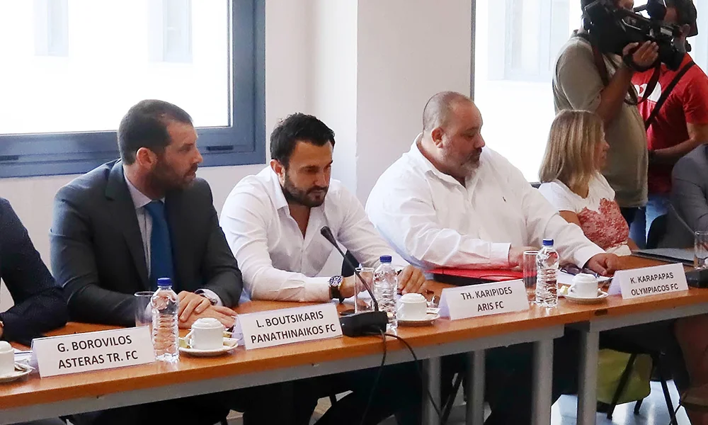 Καραπαπάς: «Πως όλη η Ελλάδα ήξερε τον ορισμό Σιδηρόπουλου;»