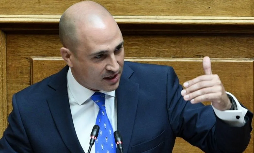 Μπογδάνος: Εκτάκτως στο νοσοκομείο (pic)
