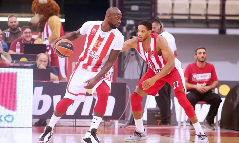 Ολυμπιακός-Ερυθρός Αστέρας 71-73: Ήττα με... ήρωα τον Γκιστ (vids)