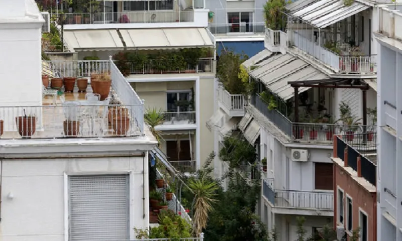 Όλα τα ρεκόρ σπάει η συμμετοχή στο πρόγραμμα «Εξοικονομώ κατ’ οίκον II», καθώς μετά την τεράστια συμμετοχή διατέθηκαν και άλλα ποσά από το ΕΣΠΑ