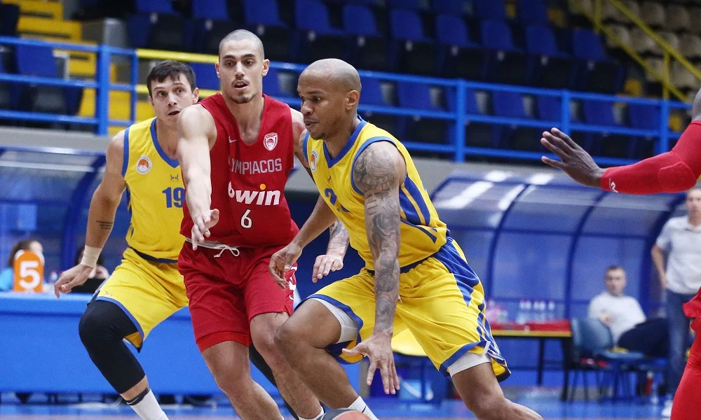 Περιστέρι- Ολυμπιακός 68-72: Στο νήμα οι «ερυθρόλευκοι»