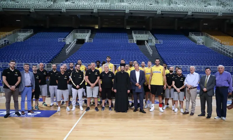 ΑΕΚ: Αγιασμός παρουσία Αγγελόπουλου (pics)