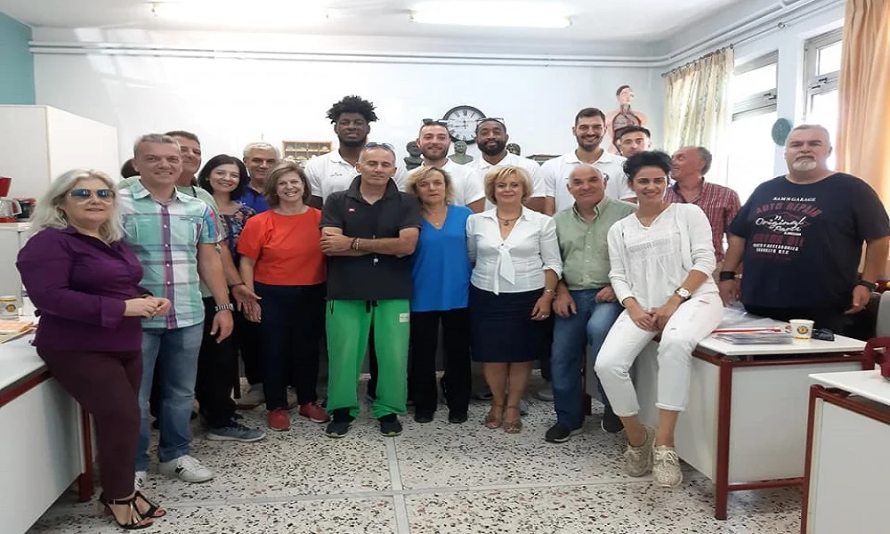 Λάρισα : Χαμόγελα και μπάσκετ