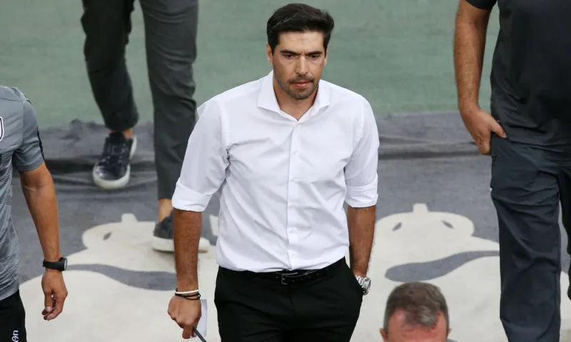 Φερέιρα: «Υπάρχει φάουλ στο 2ο γκολ της ΑΕΚ»