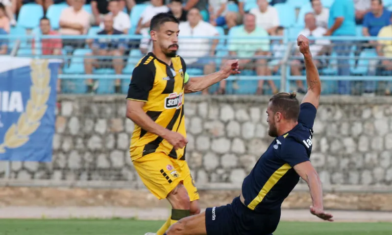 Σιμόες: Θλάση και... πονοκέφαλος στην ΑΕΚ
