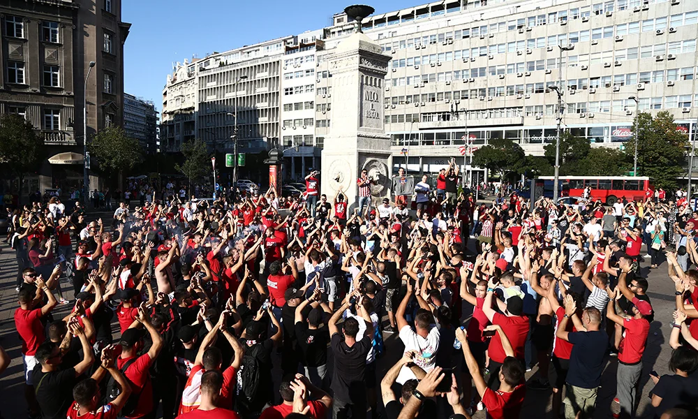 Ερυθρός Αστέρας - Ολυμπιακός: Άρχισε το πάρτι (pics+vid)