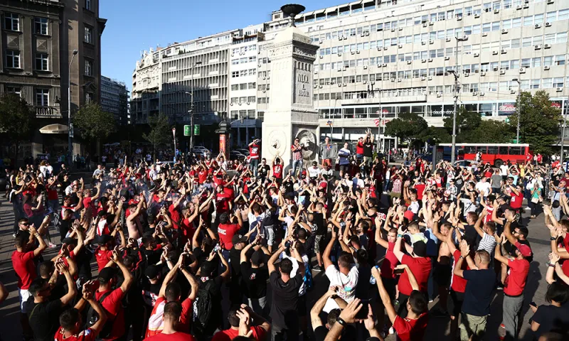 Ερυθρός Αστέρας - Ολυμπιακός: Άρχισε το πάρτι (pics+vid)