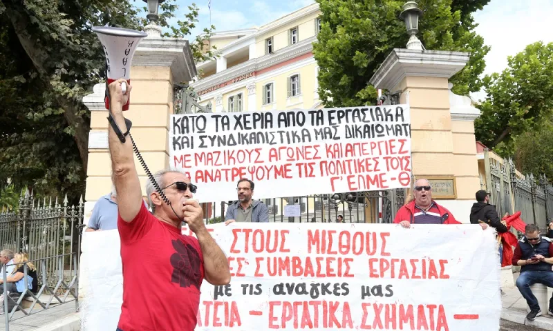 Απεργία 2/10: «Παραλύει» η χώρα - Πώς θα κινηθούν τα ΜΜΜ