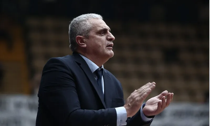 Πεδουλάκης: «Μας ανησυχεί η ίωση που έχει μπει στην ομάδα»