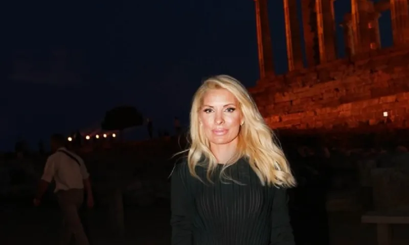 Έπαθαν πλάκα με τα πόδια της Μενεγάκη (pics)