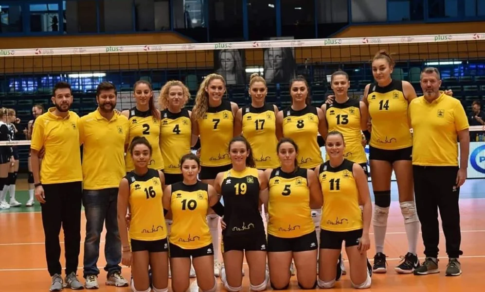 Τέιλορ Άγκοστ: Η καλλονή του Άρη… γουστάρει! (pics)