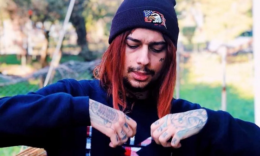 Sin Boy: Αυτή είναι η εντυπωσιακή αδερφή του (pics)