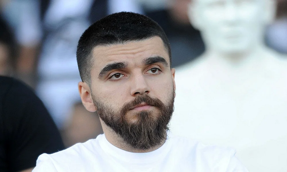 Γιώργος Σαββίδης: Συνεχίζει τις... πλάτες στον Παπαθεοδώρου