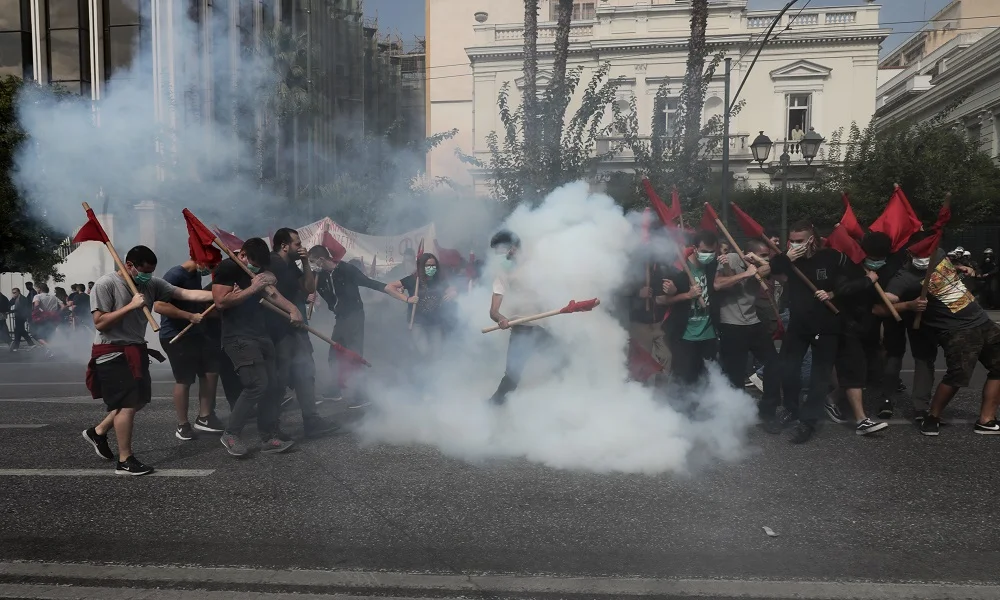 Αστυνομικός σε φοιτητές: «Ελάτε κότες»