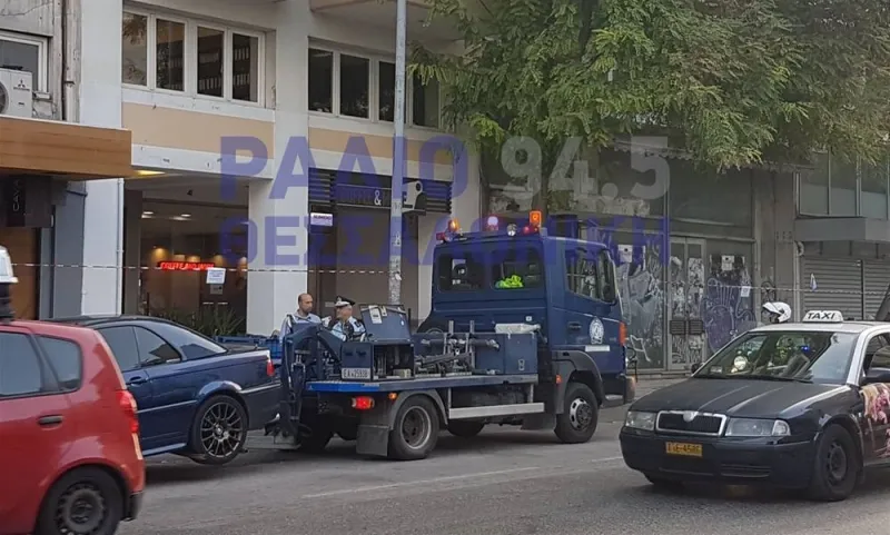 Θεσσαλονίκη: Επιχείρηση τροχαίας - Γερανός σήκωσε αυτοκίνητα (vids)