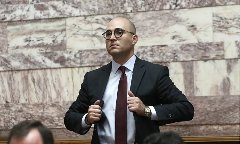 Κωνσταντίνος Μπογδάνος: Φεύγει από τη Βουλή;