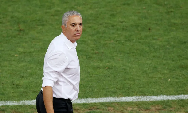 Κωστένογλου: «Περισσότεροι παίκτες για... γκολ»