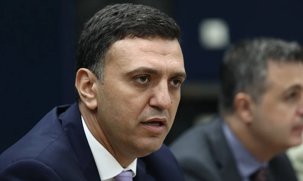 Επίθεση Ρουβίκωνα στο γραφείο του Βασίλη Κικίλια