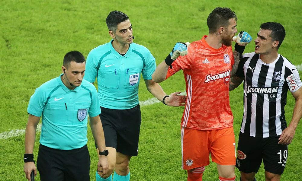 Ολυμπιακός - ΟΦΗ 2-1: Εκνευρισμός για το διαιτητή