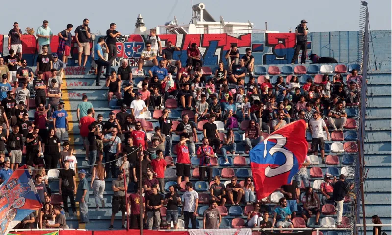 Το αντιπολεμικό πανό των «Πανθήρων» (pic)