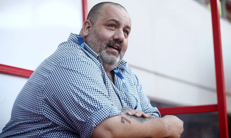 Ειρωνικός Καραπαπάς για την επίσκεψη Σαββίδη στο Μαξίμου
