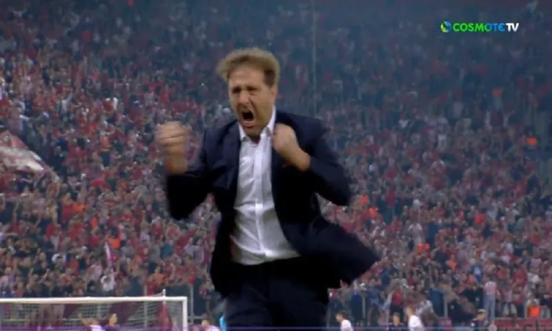 «Τρελάθηκε» ο Μαρτίνς στο 1-0 (vid)