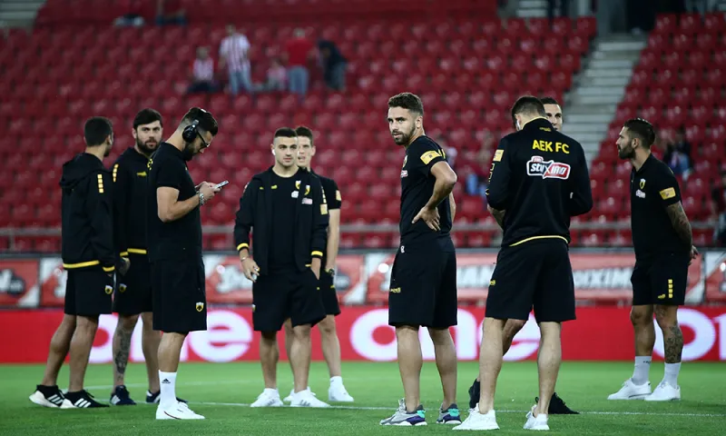 Ολυμπιακός - ΑΕΚ: Όλα ήρεμα στην άφιξη (pics)