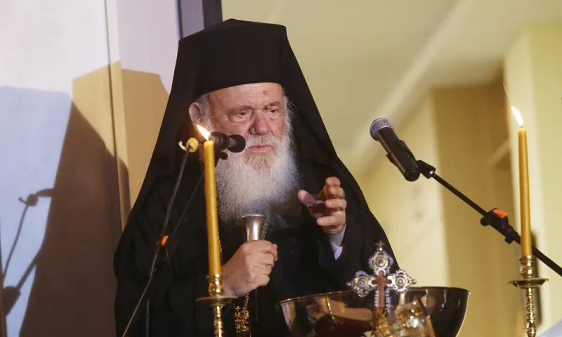Ιερώνυμος: Οργή για τον ιερέα που κακοποιούσε σεξουαλικά 12χρονη στην Μάνη (vid)