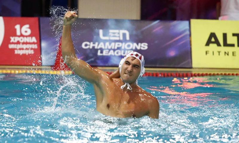 Ολυμπιακός - Νόβι 8-7: Και στην κακή του ημέρα κερδίζει!
