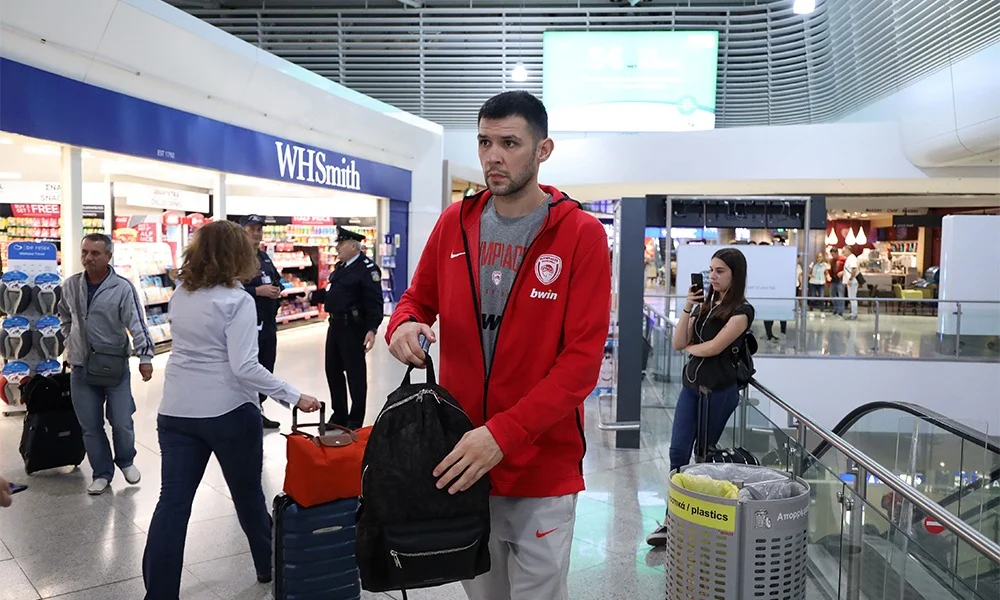 Ολυμπιακός: Χτύπησε στο γόνατο ο Παπανικολάου