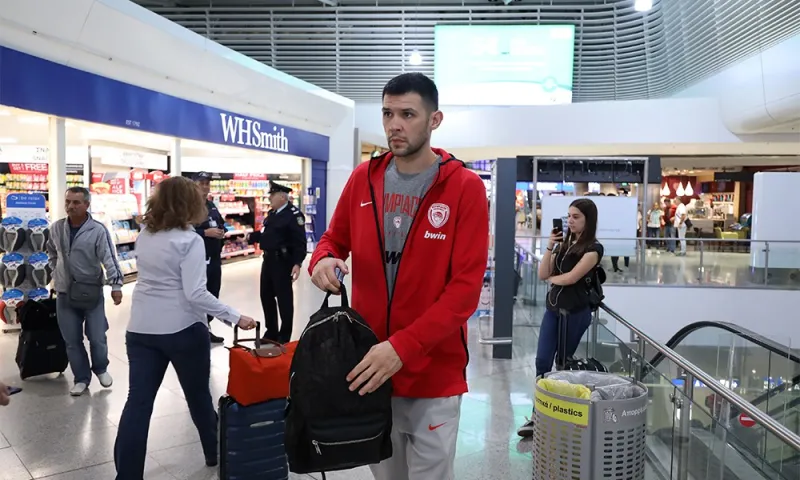 Ολυμπιακός: Χτύπησε στο γόνατο ο Παπανικολάου