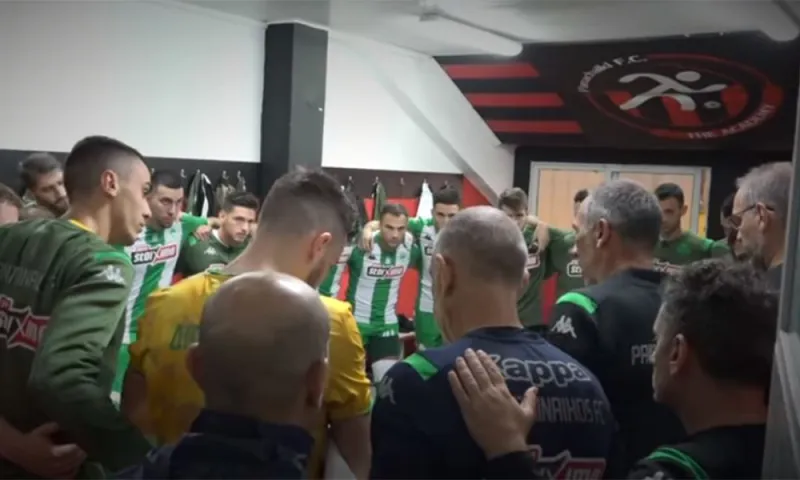 Δώνης: «Μην σκέφτεστε τίποτε άλλο...» (vid)