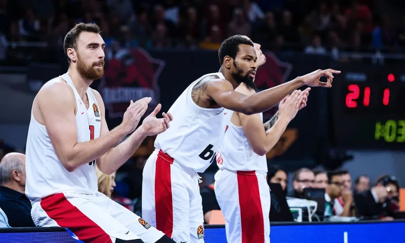 Ολυμπιακός: Παίζει ο Μιλουτίνοφ, μέσα οι Ρότσεστι- Ριντ