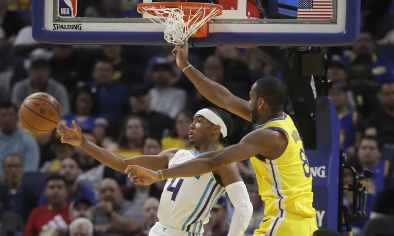 NBA: Δεν τα κατάφεραν οι... μισοί Γουόριορς, στην εκπνοή οι Σίξερς (vids)