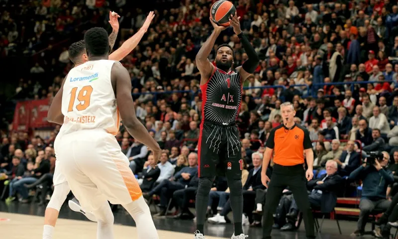 Αρμάνι- Μπασκόνια 81-74: Εφτασε το 6/6