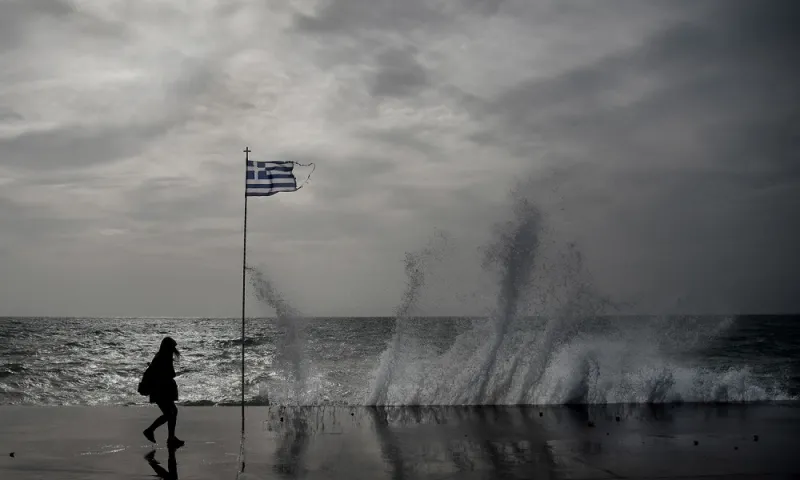 «Βικτώρια»: Καταιγίδα τώρα στην Αττική - Προειδοποιήσεις για ακραία φαινόμενα