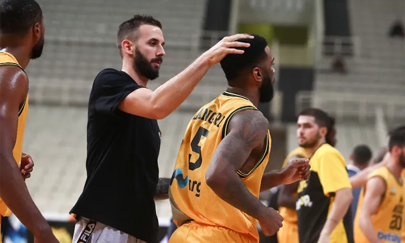 ΑΕΚ - Μπούργος 74-66: Το σόου του Λάνγκφορντ (vid)