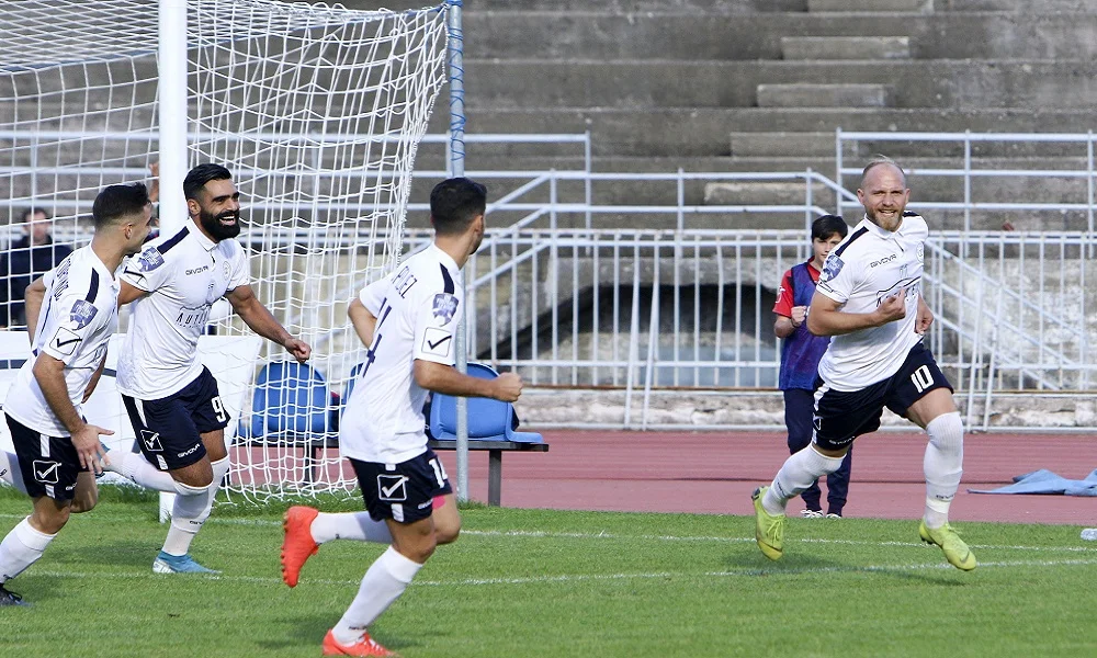 Στην κορυφή Τρίκαλα και Ιωνικός, απίστευτες ανατροπές σε Νίκαια και Καβάλα (vids)
