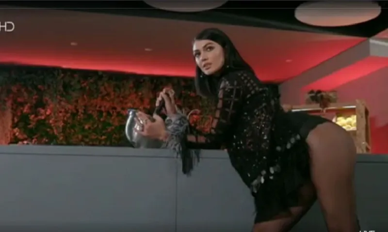 GNTM: Η Κέισι έδειξε κ..., φάνηκαν όλα (pics)