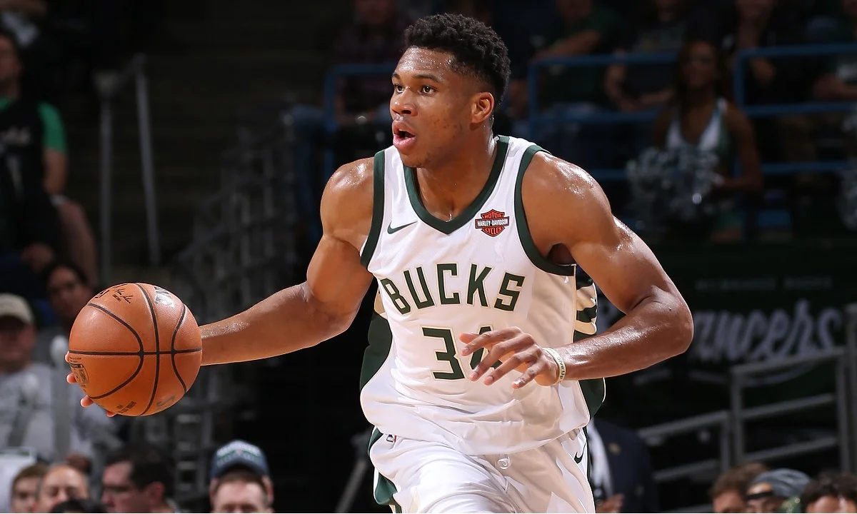 NBA Top-10: Ο Αντετοκούνμπο «πετάει» στην κορυφή (vid)