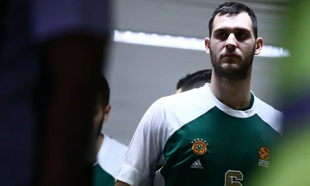 Παπαγιάννης: «Έσβησε» τα φώτα στον Λαντέιλ (vid)