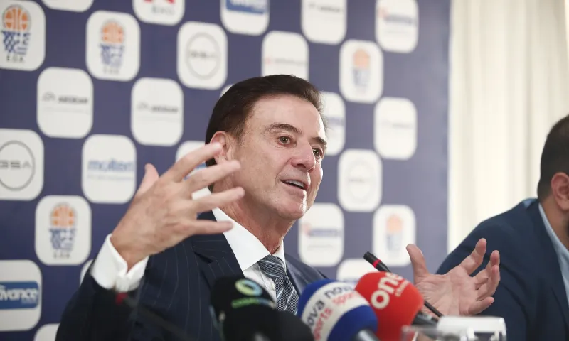 Ο κόσμος ψήφισε: Δεν υπάρχει πρόβλημα με τον... διπλοθεσίτη Πιτίνο!