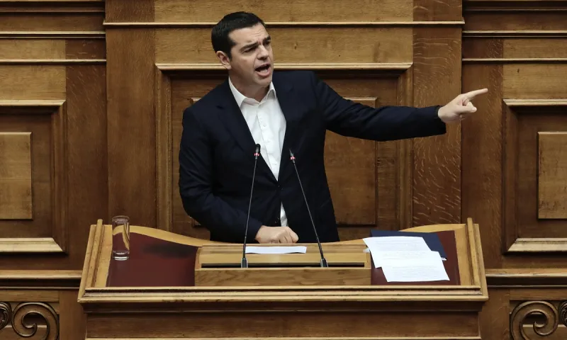 Τσίπρας σε Μητσοτάκη για Μαρινάκη: «Δίνετε με 90% κούρεμα τη Forthnet στον χορηγό σας»