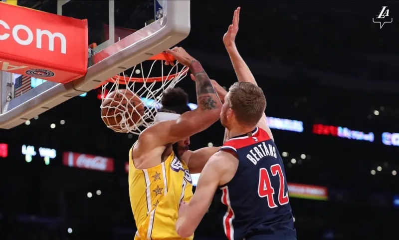 NBA: Δέκα σερί νίκες οι Λέικερς, «στοπ» σε Κλίπερς το Σαν Αντόνιο, μυθικός Ντόντσιτς! (vids)