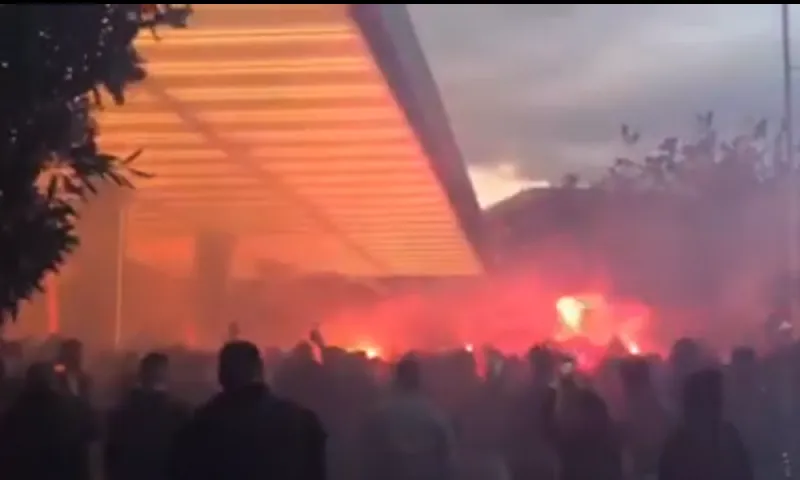 ΠΑΟΚ: Χαμός στην αναχώρηση για Πειραιά! (vids)