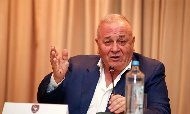 Αιχμές Μπούμπουρα: «Απειλές λίγες μέρες πριν το Ήφαιστος-Ιωνικός»