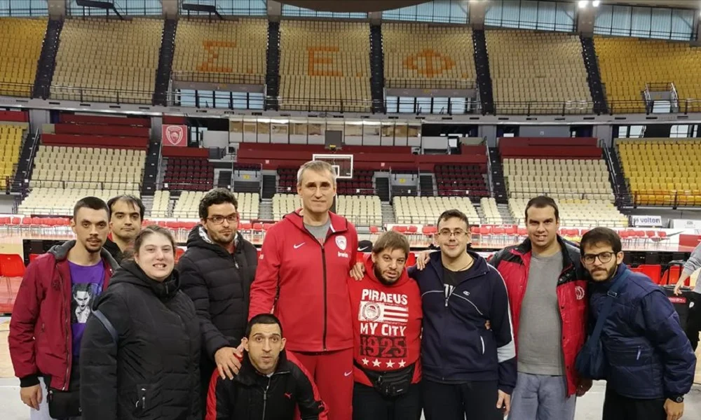 Ολυμπιακός: Tίμησε την Παγκόσμια Ημέρα ΑμεΑ με εντυπωσιακή ενέργεια (pics)