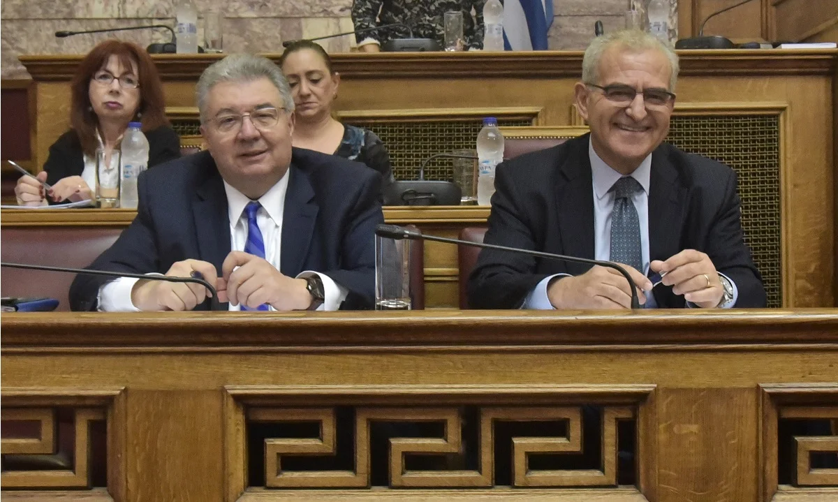 Παραιτήθηκε από υφυπουργός Εξωτερικών ο Διαματάρης!